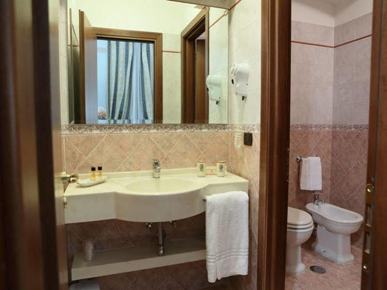 Casa Isabella Exclusive Hotel มอตโตลา ภายนอก รูปภาพ